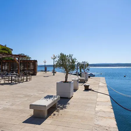 Angels Retreat By Interhome * ماسلينتسا